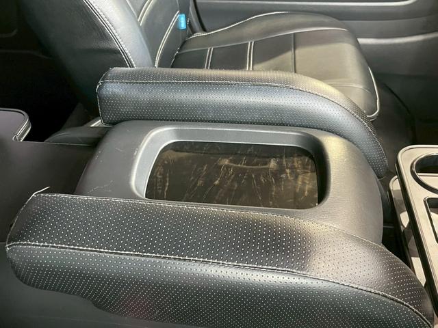 ハイエースワゴン ＧＬ　ＦＬＥＸベットキット　カロッツェリアナビ　サブモニター　後席モニター　Ｆスポイラー　パワースライドドア　オーバーフェンダー　ＹＯＫＯＨＡＭＡタイヤ　ＴＶ視聴可　バックカメラ　ドラレコ　ＥＴＣ（24枚目）