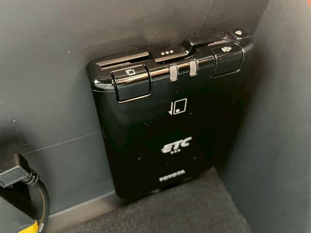 ハイラックス Z GRスポーツ GIギア ロールバー シャッター式ハードトノカバー HDMI パノラミックビュー TOYOTAエンブレム プライバシーガラス パワーシート Appleカープレイ 純正ナビ ドラレコ ETC(10枚目)