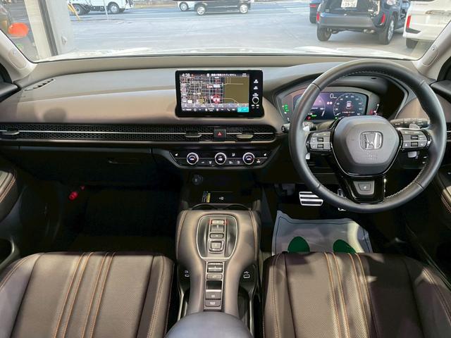 ZR-V e:HEV Z 全周囲カメラ パワーシート&シートメモリー ハンズフリーパワーバックドア 純正ナビ TV視聴可 Appleカープレイ 電動パーキングブレーキ ブレーキホールド シートヒーター ETC ドラレコ(11枚目)