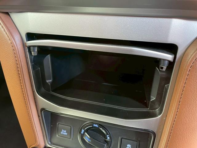 ランドクルーザープラド TX Lパッケージ 70thアニバーサリーリミテッド 後席モニター サンルーフ アルパインナビ シートヒーター&ベンチレーション パワーシート クルーズコントロール TV視聴可 HDMI プライバシーフィルム 茶革 ドラレコ ETC バックカメラ(24枚目)