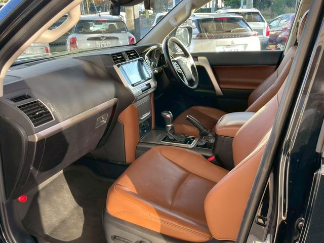 ランドクルーザープラド TX Lパッケージ 70thアニバーサリーリミテッド 後席モニター サンルーフ アルパインナビ シートヒーター&ベンチレーション パワーシート クルーズコントロール TV視聴可 HDMI プライバシーフィルム 茶革 ドラレコ ETC バックカメラ(33枚目)