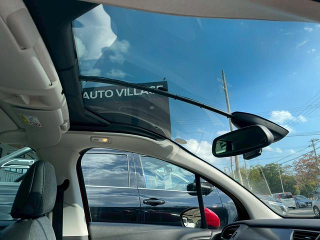 Ｃ３ フィール　ガラスルーフ　ドラレコ　ＥＴＣ　キーレス　オートライト　パドルシフト　ラゲージマット　フロントフォグランプ　Ｂｌｕｅｔｏｏｔｈ（5枚目）