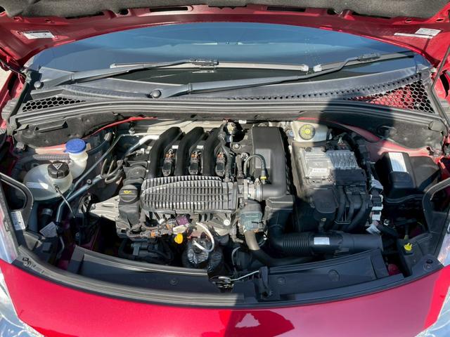 Ｃ３ フィール　ガラスルーフ　ドラレコ　ＥＴＣ　キーレス　オートライト　パドルシフト　ラゲージマット　フロントフォグランプ　Ｂｌｕｅｔｏｏｔｈ（6枚目）