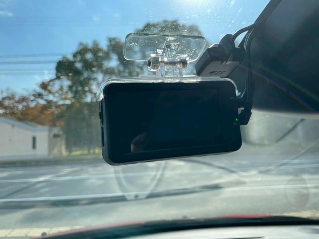 Ｃ３ フィール　ガラスルーフ　ドラレコ　ＥＴＣ　キーレス　オートライト　パドルシフト　ラゲージマット　フロントフォグランプ　Ｂｌｕｅｔｏｏｔｈ（9枚目）