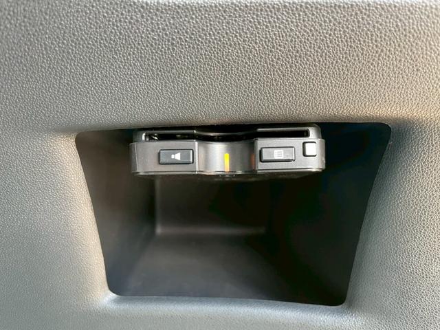 Ｃ３ フィール　ガラスルーフ　ドラレコ　ＥＴＣ　キーレス　オートライト　パドルシフト　ラゲージマット　フロントフォグランプ　Ｂｌｕｅｔｏｏｔｈ（10枚目）