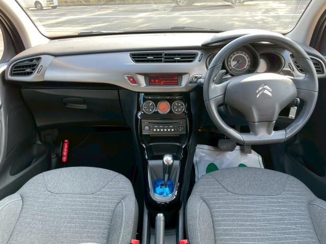 Ｃ３ フィール　ガラスルーフ　ドラレコ　ＥＴＣ　キーレス　オートライト　パドルシフト　ラゲージマット　フロントフォグランプ　Ｂｌｕｅｔｏｏｔｈ（11枚目）