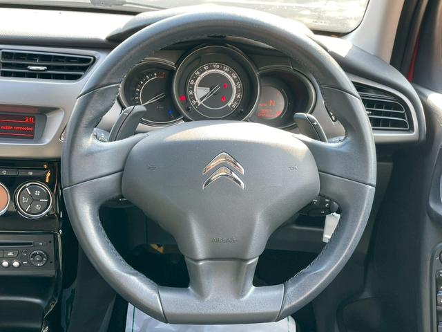 Ｃ３ フィール　ガラスルーフ　ドラレコ　ＥＴＣ　キーレス　オートライト　パドルシフト　ラゲージマット　フロントフォグランプ　Ｂｌｕｅｔｏｏｔｈ（12枚目）