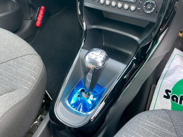 Ｃ３ フィール　ガラスルーフ　ドラレコ　ＥＴＣ　キーレス　オートライト　パドルシフト　ラゲージマット　フロントフォグランプ　Ｂｌｕｅｔｏｏｔｈ（16枚目）