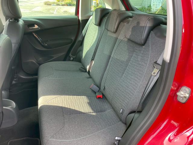 Ｃ３ フィール　ガラスルーフ　ドラレコ　ＥＴＣ　キーレス　オートライト　パドルシフト　ラゲージマット　フロントフォグランプ　Ｂｌｕｅｔｏｏｔｈ（23枚目）