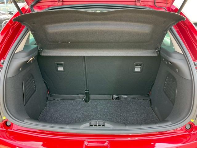 Ｃ３ フィール　ガラスルーフ　ドラレコ　ＥＴＣ　キーレス　オートライト　パドルシフト　ラゲージマット　フロントフォグランプ　Ｂｌｕｅｔｏｏｔｈ（25枚目）