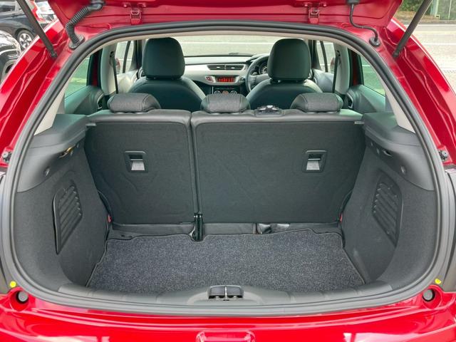 Ｃ３ フィール　ガラスルーフ　ドラレコ　ＥＴＣ　キーレス　オートライト　パドルシフト　ラゲージマット　フロントフォグランプ　Ｂｌｕｅｔｏｏｔｈ（26枚目）