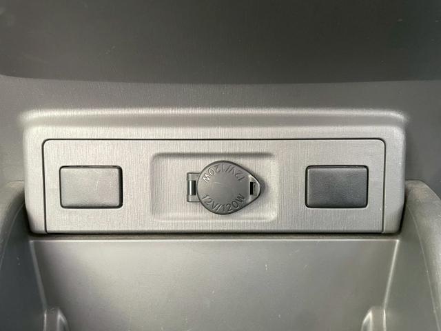 プリウスアルファ Ｓツーリングセレクション　後席モニター　ラゲージマット　純正７型ナビ　ＴＶ視聴可　Ｂｌｕｅｔｏｏｔｈ　バックカメラ　クルーズコントロール　オートライト　ＥＴＣ　フロントフォグランプ　アクセサリーソケット　サイドバイザー（18枚目）