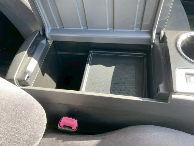 プリウスアルファ Ｓツーリングセレクション　後席モニター　ラゲージマット　純正７型ナビ　ＴＶ視聴可　Ｂｌｕｅｔｏｏｔｈ　バックカメラ　クルーズコントロール　オートライト　ＥＴＣ　フロントフォグランプ　アクセサリーソケット　サイドバイザー（22枚目）