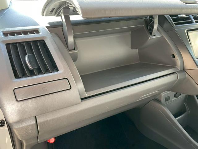 プリウスアルファ Ｓツーリングセレクション　後席モニター　ラゲージマット　純正７型ナビ　ＴＶ視聴可　Ｂｌｕｅｔｏｏｔｈ　バックカメラ　クルーズコントロール　オートライト　ＥＴＣ　フロントフォグランプ　アクセサリーソケット　サイドバイザー（27枚目）