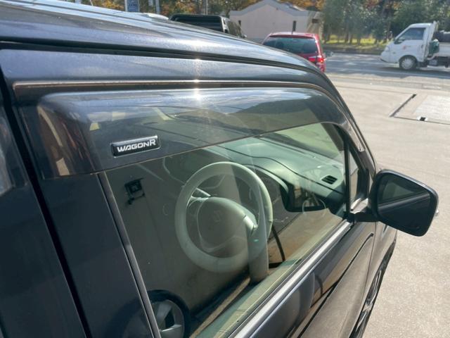 ワゴンＲスティングレー Ｔ　社外６インチナビ　ＴＶ視聴可　ＥＴＣ　ラジオ　ＣＤ　ＤＶＤ　Ｂｌｕｅｔｏｏｔｈ　オートライト　ＵＳＢポート　フロントフォグランプ　サイドバイザー　ハンドルカバー（32枚目）