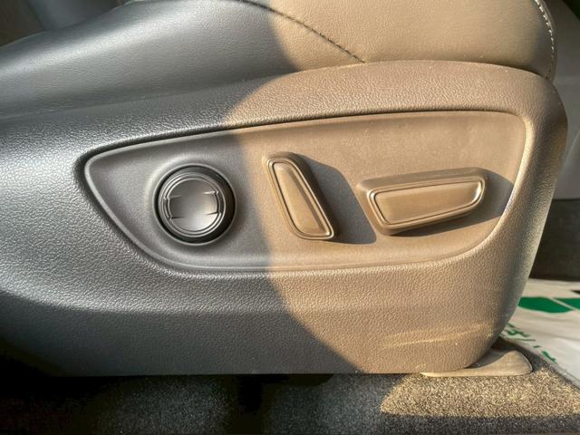 ハリアーハイブリッド Ｚ　モデリスタフルエアロ　パノラミックビュー　録画機能付きデジタルインナーミラー　純正１２型ナビ　ＴＶ視聴可　パワーシート　ハンズフリーパワーバックドア　アダプティブクルーズコントロール　ＥＴＣ（28枚目）