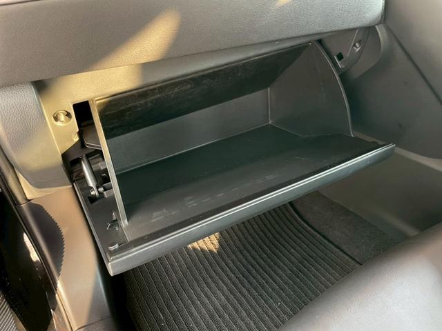 ハリアーハイブリッド Ｚ　モデリスタフルエアロ　パノラミックビュー　録画機能付きデジタルインナーミラー　純正１２型ナビ　ＴＶ視聴可　パワーシート　ハンズフリーパワーバックドア　アダプティブクルーズコントロール　ＥＴＣ（31枚目）