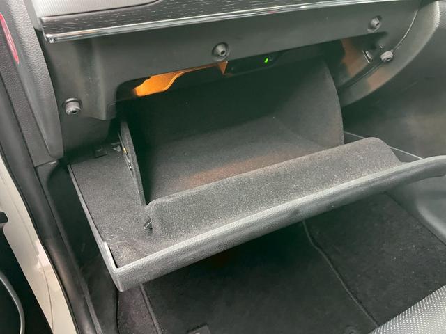 ジープ・グランドチェロキー サミット　電動サンルーフ　パワーシート＆シートメモリー　パワーバックドア　エアサスペンション　純正８インチナビ　ＴＶ視聴可　Ｂｌｕｅｔｏｏｔｈ　バックカメラ　シートヒーター　ＥＴＣ（31枚目）