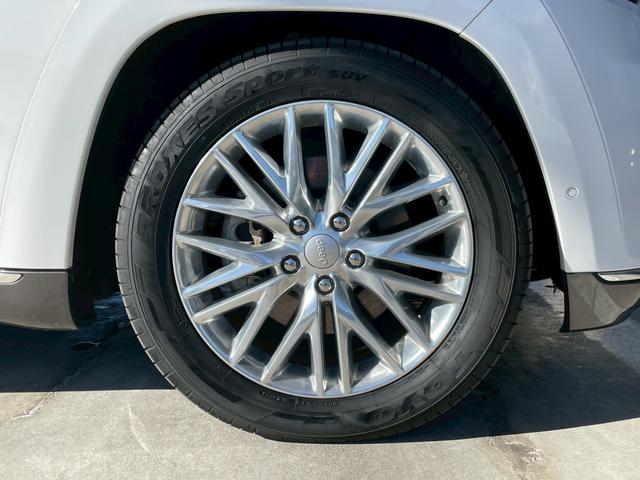 ジープ・グランドチェロキー サミット　電動サンルーフ　パワーシート＆シートメモリー　パワーバックドア　エアサスペンション　純正８インチナビ　ＴＶ視聴可　Ｂｌｕｅｔｏｏｔｈ　バックカメラ　シートヒーター　ＥＴＣ（47枚目）