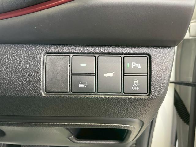 ヴェゼル ｅ：ＨＥＶ　ＲＳ　全周囲カメラ　プレミアムオーディオ　ＴＶキャンセラー　純正９型ナビ　専用ローダウンサスペンション　パワーバックドア　シートヒーター　ステアリングヒータ　電動パーキングブレーキ　ブレーキホールド　ＥＴＣ（5枚目）