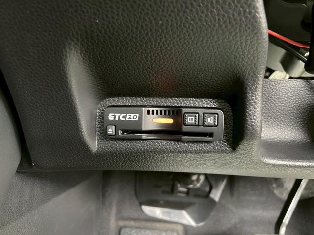 ヴェゼル ｅ：ＨＥＶ　ＲＳ　全周囲カメラ　プレミアムオーディオ　ＴＶキャンセラー　純正９型ナビ　専用ローダウンサスペンション　パワーバックドア　シートヒーター　ステアリングヒータ　電動パーキングブレーキ　ブレーキホールド　ＥＴＣ（8枚目）