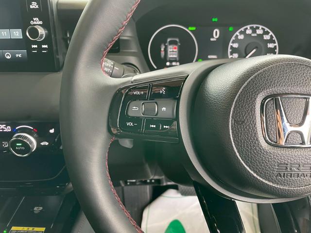 ヴェゼル ｅ：ＨＥＶ　ＲＳ　全周囲カメラ　プレミアムオーディオ　ＴＶキャンセラー　純正９型ナビ　専用ローダウンサスペンション　パワーバックドア　シートヒーター　ステアリングヒータ　電動パーキングブレーキ　ブレーキホールド　ＥＴＣ（11枚目）