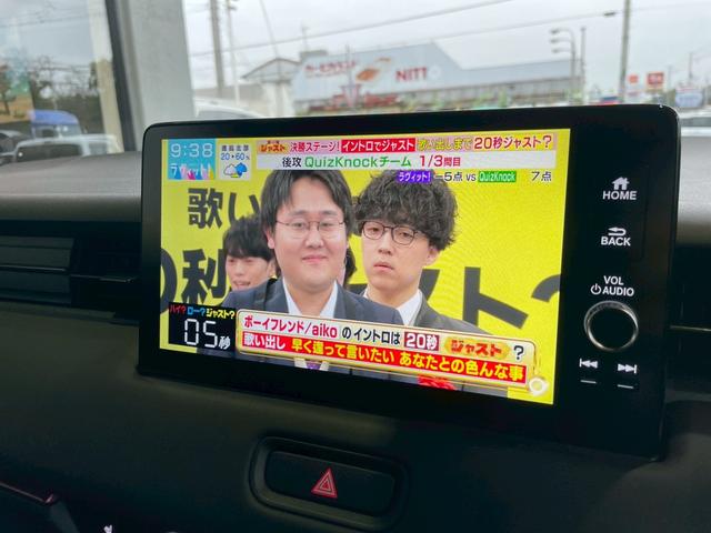 ヴェゼル ｅ：ＨＥＶ　ＲＳ　全周囲カメラ　プレミアムオーディオ　ＴＶキャンセラー　純正９型ナビ　専用ローダウンサスペンション　パワーバックドア　シートヒーター　ステアリングヒータ　電動パーキングブレーキ　ブレーキホールド　ＥＴＣ（16枚目）