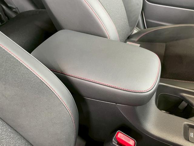 ヴェゼル ｅ：ＨＥＶ　ＲＳ　全周囲カメラ　プレミアムオーディオ　ＴＶキャンセラー　純正９型ナビ　専用ローダウンサスペンション　パワーバックドア　シートヒーター　ステアリングヒータ　電動パーキングブレーキ　ブレーキホールド　ＥＴＣ（21枚目）