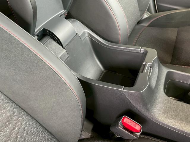 ヴェゼル ｅ：ＨＥＶ　ＲＳ　全周囲カメラ　プレミアムオーディオ　ＴＶキャンセラー　純正９型ナビ　専用ローダウンサスペンション　パワーバックドア　シートヒーター　ステアリングヒータ　電動パーキングブレーキ　ブレーキホールド　ＥＴＣ（22枚目）