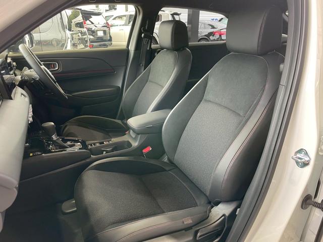 ヴェゼル ｅ：ＨＥＶ　ＲＳ　全周囲カメラ　プレミアムオーディオ　ＴＶキャンセラー　純正９型ナビ　専用ローダウンサスペンション　パワーバックドア　シートヒーター　ステアリングヒータ　電動パーキングブレーキ　ブレーキホールド　ＥＴＣ（27枚目）