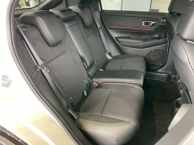 ヴェゼル ｅ：ＨＥＶ　ＲＳ　全周囲カメラ　プレミアムオーディオ　ＴＶキャンセラー　純正９型ナビ　専用ローダウンサスペンション　パワーバックドア　シートヒーター　ステアリングヒータ　電動パーキングブレーキ　ブレーキホールド　ＥＴＣ（28枚目）