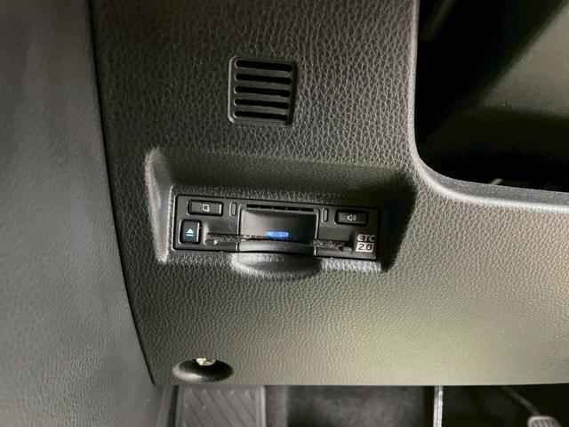 ヴォクシー Ｓ－Ｚ　ＧＲエアロ　純正１０．５型ナビ　ＴＶキャンセラー　ＨＤＭＩ　Ｂｌｕｅｔｏｏｔｈ　パワスラ　バックカメラ　レーダークルーズコントロール　シートヒーター　Ｗエアコン　サイドサンシェード　ドラレコ　ＥＴＣ（9枚目）