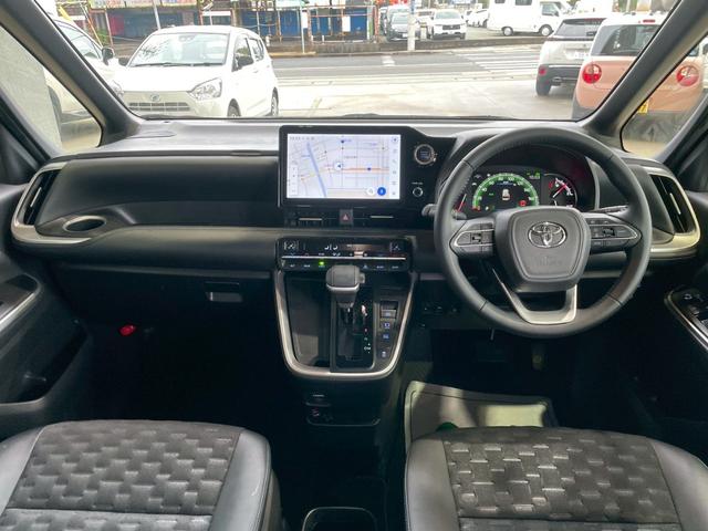 ヴォクシー Ｓ－Ｚ　ＧＲエアロ　純正１０．５型ナビ　ＴＶキャンセラー　ＨＤＭＩ　Ｂｌｕｅｔｏｏｔｈ　パワスラ　バックカメラ　レーダークルーズコントロール　シートヒーター　Ｗエアコン　サイドサンシェード　ドラレコ　ＥＴＣ（10枚目）