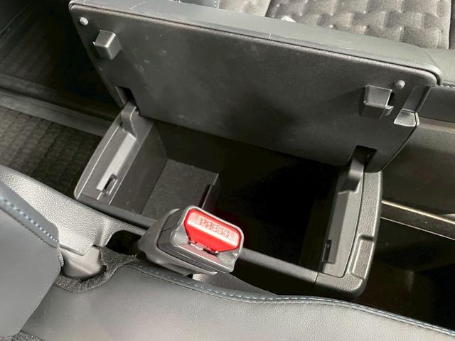 ヴォクシー Ｓ－Ｚ　ＧＲエアロ　純正１０．５型ナビ　ＴＶキャンセラー　ＨＤＭＩ　Ｂｌｕｅｔｏｏｔｈ　パワスラ　バックカメラ　レーダークルーズコントロール　シートヒーター　Ｗエアコン　サイドサンシェード　ドラレコ　ＥＴＣ（26枚目）