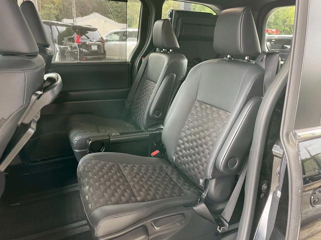 ヴォクシー Ｓ－Ｚ　ＧＲエアロ　純正１０．５型ナビ　ＴＶキャンセラー　ＨＤＭＩ　Ｂｌｕｅｔｏｏｔｈ　パワスラ　バックカメラ　レーダークルーズコントロール　シートヒーター　Ｗエアコン　サイドサンシェード　ドラレコ　ＥＴＣ（39枚目）