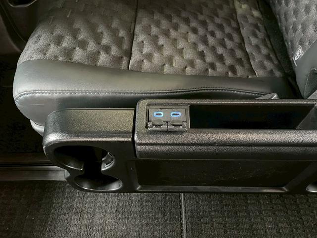 ヴォクシー Ｓ－Ｚ　ＧＲエアロ　純正１０．５型ナビ　ＴＶキャンセラー　ＨＤＭＩ　Ｂｌｕｅｔｏｏｔｈ　パワスラ　バックカメラ　レーダークルーズコントロール　シートヒーター　Ｗエアコン　サイドサンシェード　ドラレコ　ＥＴＣ（40枚目）