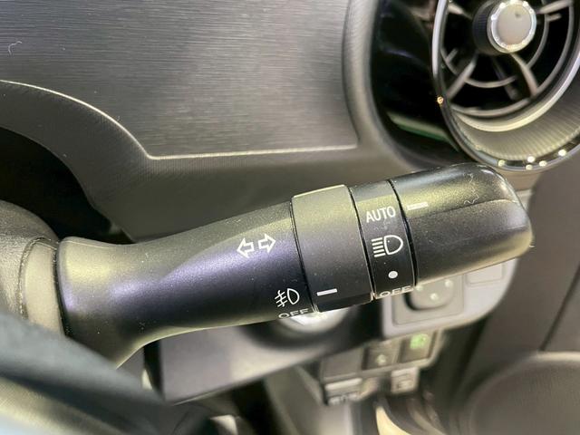 アクア Ｓスタイルブラック　ＬＯＸＡＲＮＹホイール　ローダウン　純正７型ナビ　ＴＶ視聴可　　　　Ｂｌｕｅｔｏｏｔｈ　バックカメラ　シートヒーター　オートライト　サイドバイザー　スマートキー　キーレス　ＬＥＤヘッドライト　　ＥＴＣ（13枚目）