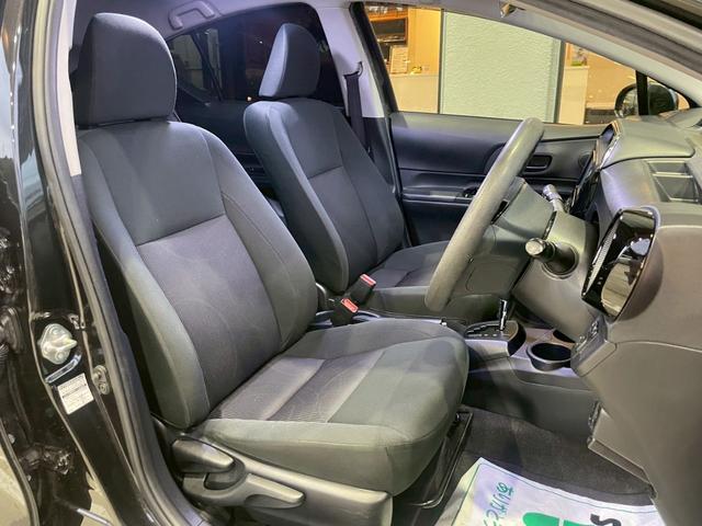 アクア Ｓスタイルブラック　ＬＯＸＡＲＮＹホイール　ローダウン　純正７型ナビ　ＴＶ視聴可　　　　Ｂｌｕｅｔｏｏｔｈ　バックカメラ　シートヒーター　オートライト　サイドバイザー　スマートキー　キーレス　ＬＥＤヘッドライト　　ＥＴＣ（19枚目）