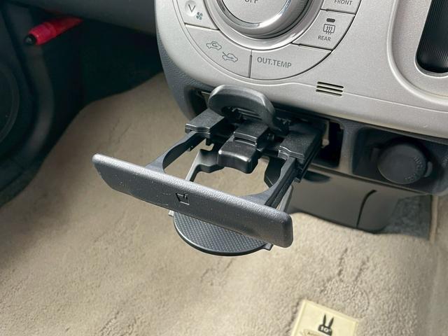 アルトラパン １０ｔｈアニバーサリーリミテッド　ワンオーナー　シートヒーター　ＥＴＣ　禁煙車　ラジオ　ＣＤ　キーレス　スマートキー　サイドバイザー　アクセサリーソケット　純正１４インチホイール　ドリンクホルダー（15枚目）