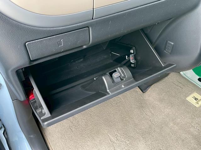 アルトラパン １０ｔｈアニバーサリーリミテッド　ワンオーナー　シートヒーター　ＥＴＣ　禁煙車　ラジオ　ＣＤ　キーレス　スマートキー　サイドバイザー　アクセサリーソケット　純正１４インチホイール　ドリンクホルダー（22枚目）