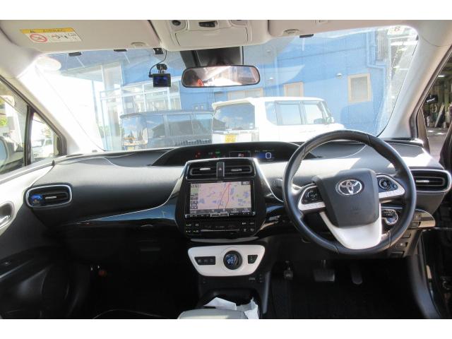 プリウス Ｓツーリングセレクション　モデリスタエアロ　アルパインナビＴＶ　Ｂモニター　クルコン　合皮シート　外１７インチアルミ（7枚目）