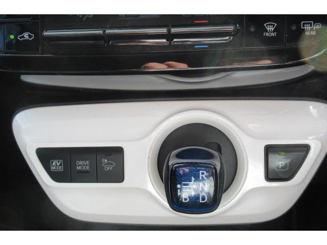 プリウス Ｓツーリングセレクション　モデリスタエアロ　アルパインナビＴＶ　Ｂモニター　クルコン　合皮シート　外１７インチアルミ（16枚目）