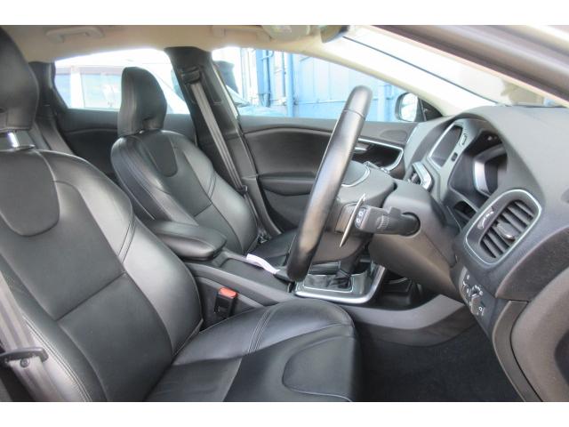 V40 D4 SE 純正ナビTV Bモニター レザーシート ヒーター シティセーフティ 車検整備付き(11枚目)