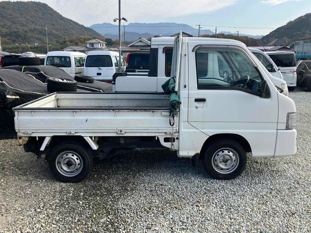 サンバートラック 　４ＷＤ　軽トラック　ＭＴ　エアコン　運転席エアバッグ（4枚目）