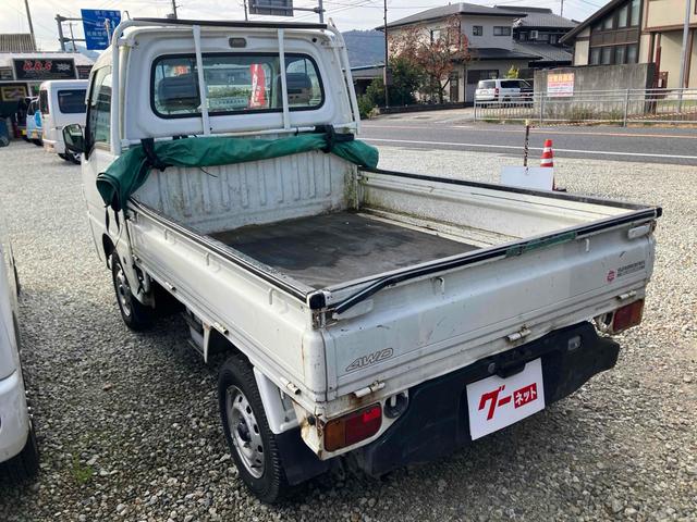 サンバートラック 　４ＷＤ　軽トラック　ＭＴ　エアコン　運転席エアバッグ（6枚目）