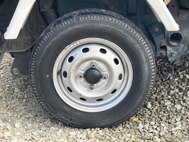 サンバートラック 　４ＷＤ　軽トラック　ＭＴ　エアコン　運転席エアバッグ（7枚目）