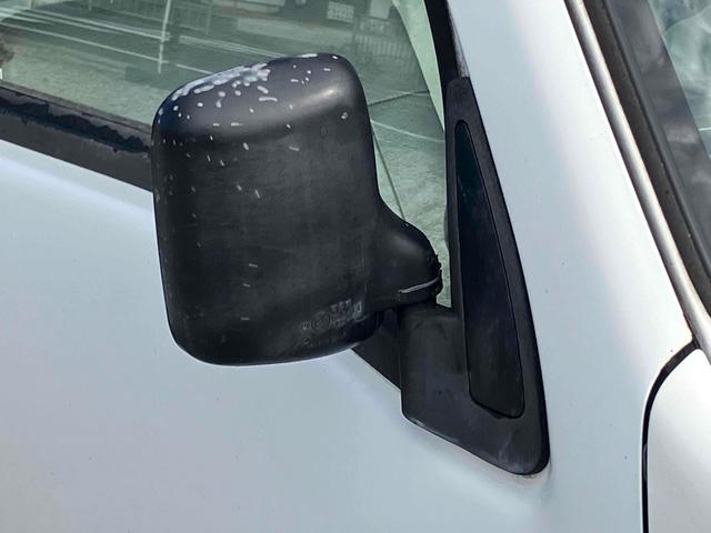 サンバートラック 　４ＷＤ　軽トラック　ＭＴ　エアコン　運転席エアバッグ（9枚目）