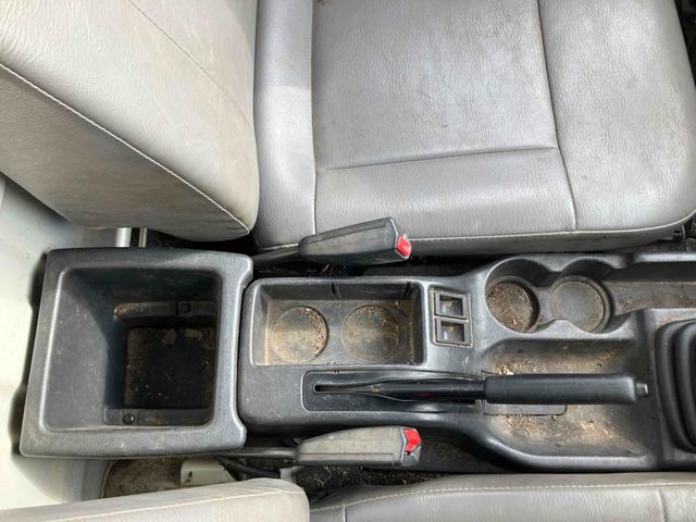 サンバートラック 　４ＷＤ　軽トラック　ＭＴ　エアコン　運転席エアバッグ（21枚目）