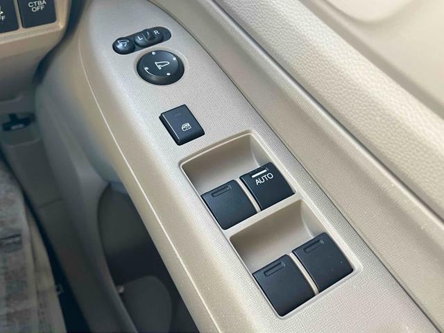 �p���[�E�B���h�E�̃X�C�b�`�ł���B�^�]�Ȃɋ��Ȃ��瑋���J���߂̃R���g���[���ł��܂���B