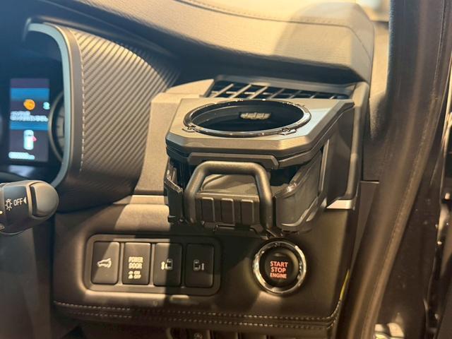 デリカD:5 P WARLOCKボディキット ALPINE11型ナビ ETC GOQBUTO/フロントバンパーガード MKW/マッドフラップ/ブラック エクシードバイザー リアエンブレムマットブラック塗装(6枚目)